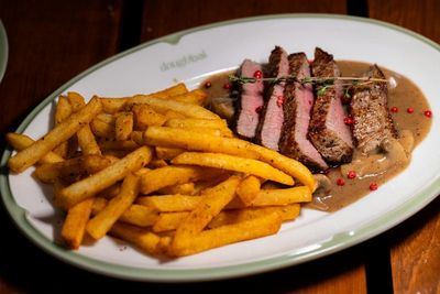 Steak Frites with Béarnaise